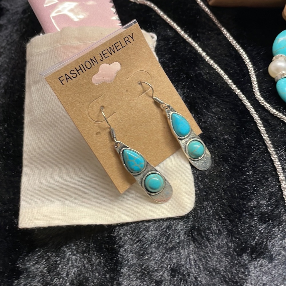 SOLD 🎈3 piece semiprecious jewelry set with extras 🛍🎁💕 - Picture 3 of 6